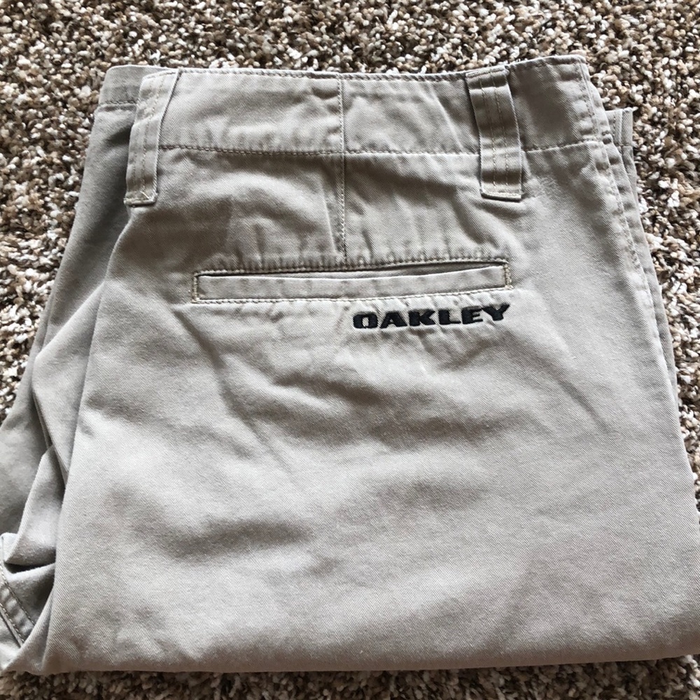 GREAT CONDITION, Men’s Oakley Tan shorts